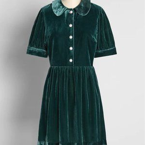 Green Velvet Peter-Pan Collar Dress With Pearl-Effect Buttons